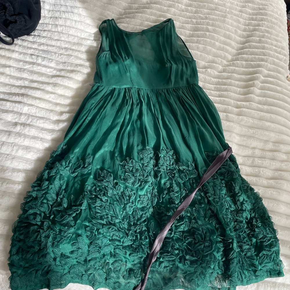 Charming Emerald Dress with Floral Accents